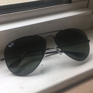Ray-Ban Black Aviators